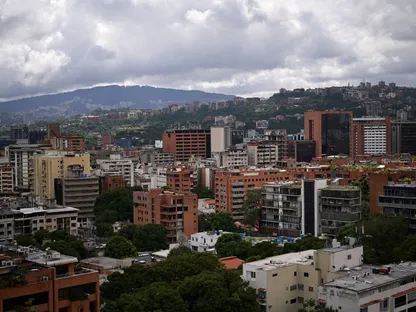 ما دلالة دعوة واشنطن إلى إغلاق المجال الجوي لفنزويلا؟