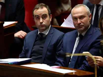 رئيس الوزراء الفرنسي سيباستيان لوكورنو خلال تصويت الجمعية الوطنية، باريس، 9 ديسمبر 2025 - REUTERS