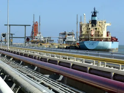 "انفراجة محتملة".. واشنطن تسمح بإعادة بيع نفط فنزويلا إلى كوبا