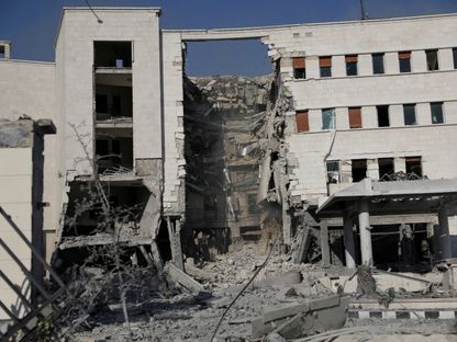 جانب من الدمار الذي لحق بمقر وزارة الدفاع السورية بعد غارات جوية إسرائيلية هزت العاصمة دمشق. 16 يوليو 2025 - REUTERS