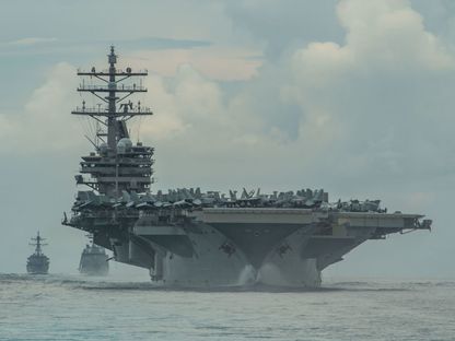 حاملة الطائرات الأميركية USS Ronald Reagan خلال إبحارها في بحر الفلبين. 19 يوليو 2020 - REUTERS