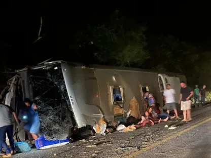 ضحايا في حادث اصطدام حافلة في البرازيل. 18 أكتوبر 2025 - X@BlogdoZeCarlos