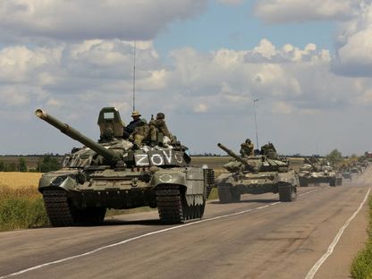 موكب دبابات للجيش الروسي يتقدم باتجاه منطقة زابوروجيا - REUTERS