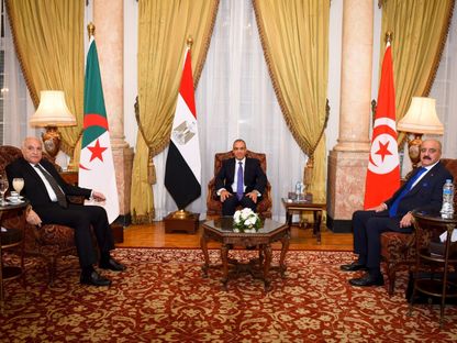 وزراء خارجية مصر والجزائر وتونس خلال اجتماع تشاوري بشأن الأوضاع في ليبيا في القاهرة. 31 مايو 2025 - @MfaEgypt