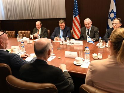 رئيس الوزراء الإسرائيلي بنيامين نتنياهو يجتمع مع السيناتور الأميركي ريك سكوت في مقر رئاسة الوزراء بالقدس. 27 مارس 2024 - twitter/Israelipm_ar
