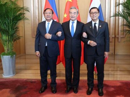 بوساطة صينية.. تايلندا وكمبوديا تتفقان على "ترسيخ وقف النار تدريجياً"