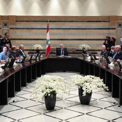 لبنان.. الحكومة تعقد اجتماعاً طارئاً الاثنين لحل أزمة التوقيت الصيفي