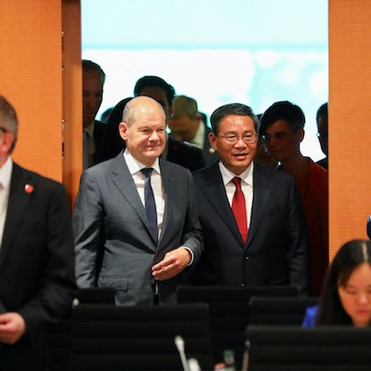 شولتز يدعو الصين للضغط على روسيا.. وبكين مستعدة لتعزيز التعاون