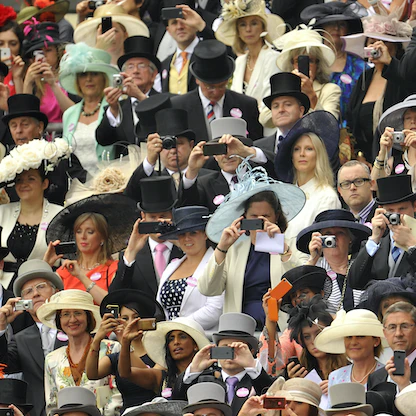 اللباس الرسمي يودّع سباقات الخيل البريطانية