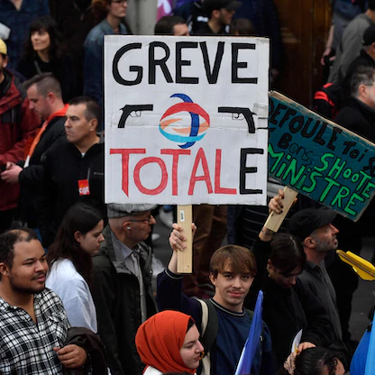 آلاف الفرنسيين يتظاهرون ضد "غلاء المعيشة".. والشرطة تحذّر من العنف