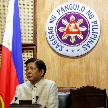 رئيس الفلبين يعزز الأمن البحري.. والتوتر يتصاعد مع الصين