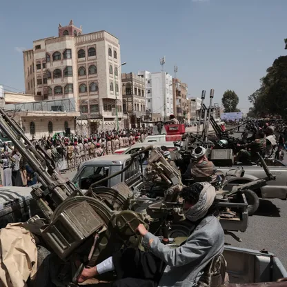 اليمن.. هجوم حوثي يودي بحياة 12 جندياً حكومياً جنوبي الحديدة