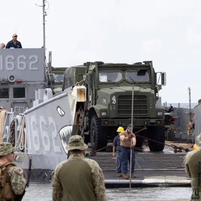 "عمليات سرية لتهيئة ساحة المعركة".. ترمب يوافق على خطط استخباراتية للضغط على فنزويلا