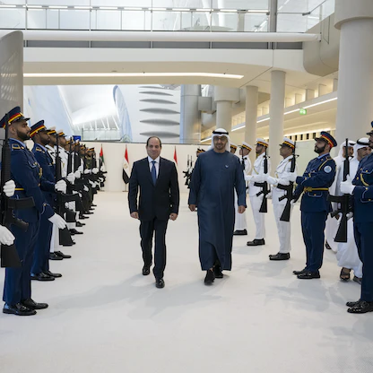 السيسي ومحمد بن زايد يبحثان العلاقات وتطورات المنطقة في أبوظبي