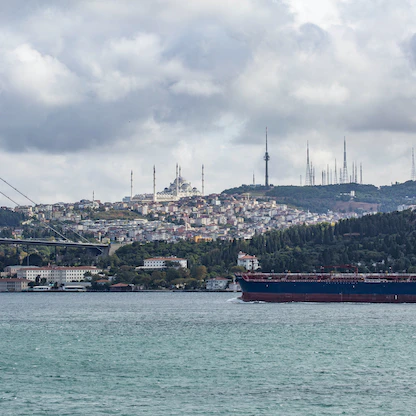 "سفن الأشباح".. حيلة روسية بمساعدة تركية لتجاوز عقوبات الغرب