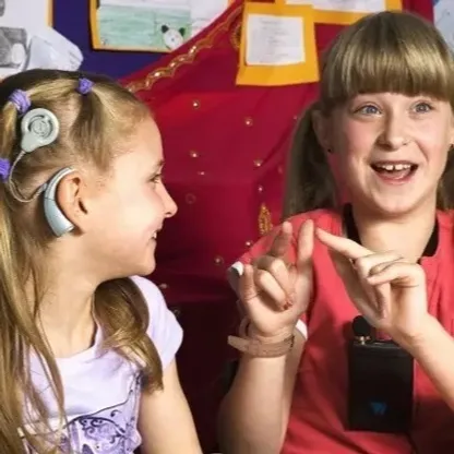 دراسة تكشف عن سبب "خفي" وراء فقدان السمع