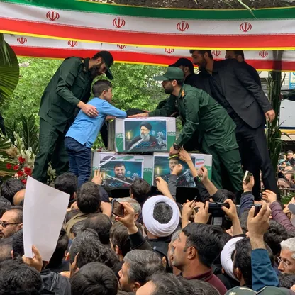 إيران تبدأ تشييع رئيسي.. ومجلس خبراء القيادة يعقد أول اجتماع بحضور "مخبر"