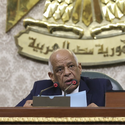 البرلمان المصري يقر تعديلات على قانون الطوارئ