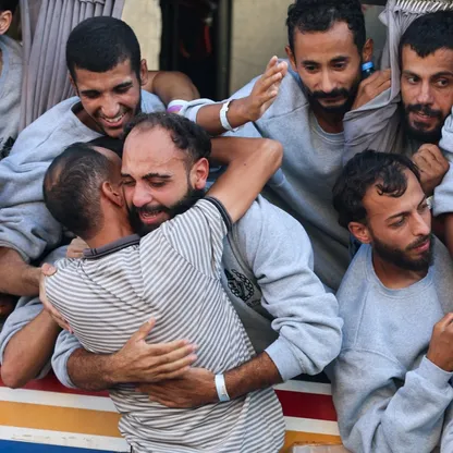 اتفاق غزة | إطلاق سراح 1968 أسيراً فلسطينياً.. وإسرائيل تتسلم 20 محتجزاً و4 جثامين