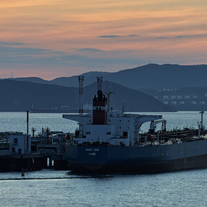 بعد عرض مُغرٍ من موسكو.. إندونيسيا تبحث شراء النفط الروسي