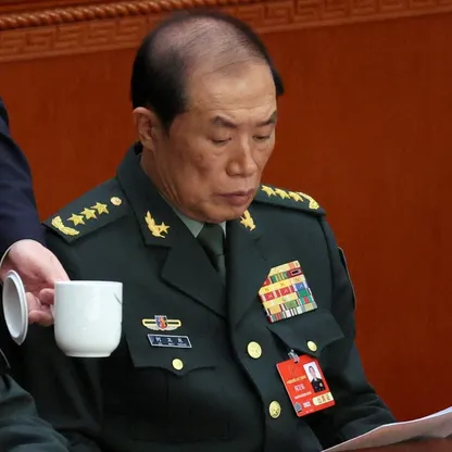 الصين تعلن إقالة ثاني أعلى قائد عسكري و8 مسؤولين بسبب قضايا فساد