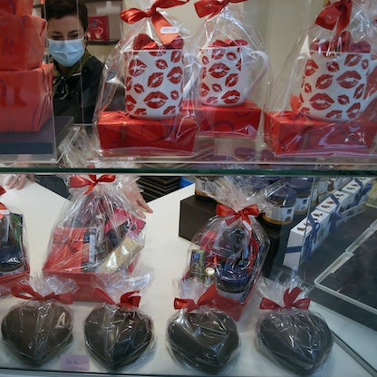 أقدم مصنع شوكولاتة في نيويورك يزيد الإنتاج قبل عيد الحب