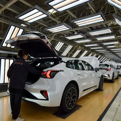 تراجع الاستثمار يهدد بتخلف واشنطن عن الصين في سباق السيارات الكهربائية