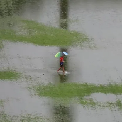 فيضانات في تايلندا وماليزيا وفيتنام: وفاة العشرات وتشريد الآلاف وغمر 200 ألف منزل