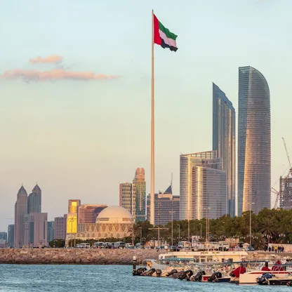 الإمارات تنفي مزاعم إعلامية بشأن نقل أموال إلى إيران