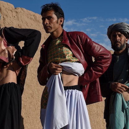 اليأس والجوع يدفعان الأفغان لبيع أعضاء أبنائهم 