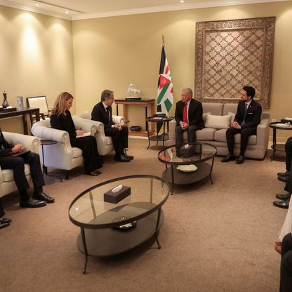 ملك الأردن يحذر بلينكن من تداعيات كارثية لاستمرار حرب غزة