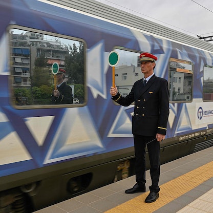 اليونان.. استئناف جزئي لحركة القطارات بعد الحادث المروع