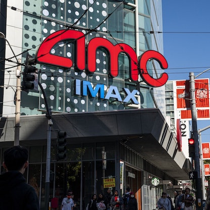 AMC تبيع أسهماً بـ325 مليون دولار قبل فيلم تايلور سويفت