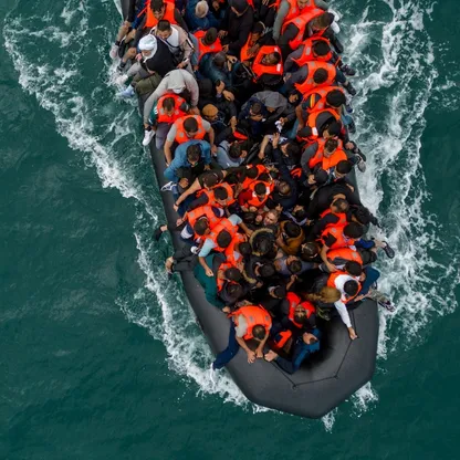 بموجب اتفاق "دخول واحد وخروج واحد".. بريطانيا تبدأ إعادة مهاجرين إلى فرنسا خلال أيام