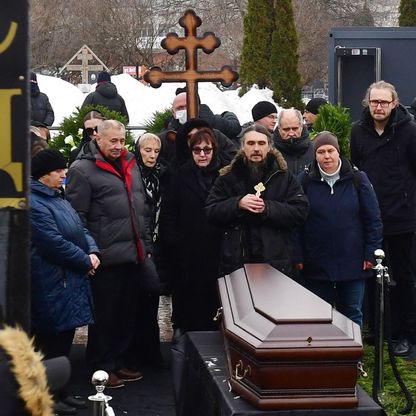 في "جنازة سريعة".. تشييع جثمان المعارض الروسي أليكسي نافالني