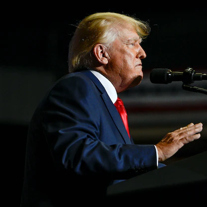 ترمب يقاضي "سي إن إن" بتهمة التشهير