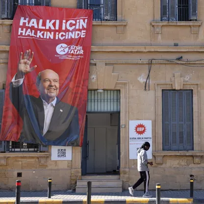 القبارصة الأتراك يصوتون لاختيار زعيم لهم وسط جمود محادثات السلام