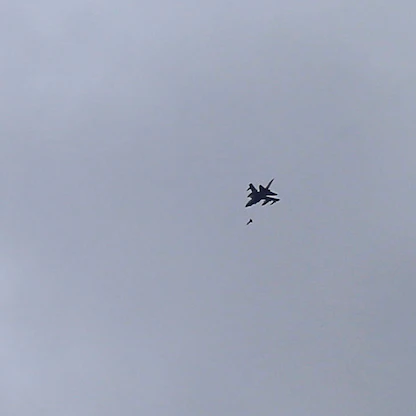 التحالف العربي يدمر مخازن ومنظومة اتصال للمسيّرات في صنعاء