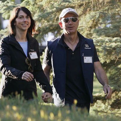 436 مليون دولار من طليقة بيزوس لبناء منازل المشردين