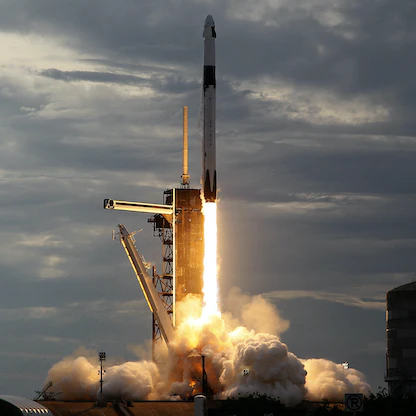 انطلاق رحلة أول رائدي فضاء سعوديين إلى محطة الفضاء الدولية