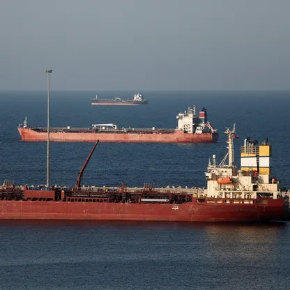 طمعاً في الربح السريع.. بعض ملاك السفن يتحدون الألغام والصواريخ في هرمز