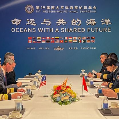 "عرض للدبلوماسية".. الصين تعقد اجتماعين منفصلين مع البحريتين الأميركية والروسية