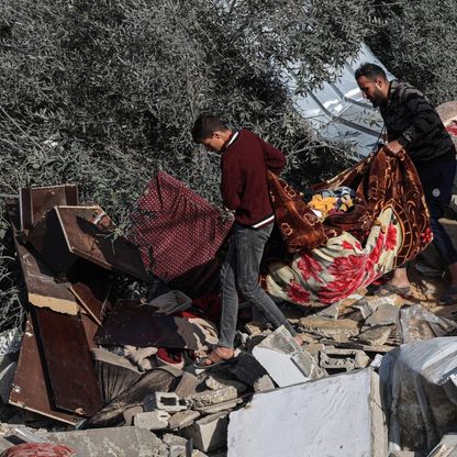 ضحايا ومصابون في قصف إسرائيلي استهدف منتظري المساعدات بغزة