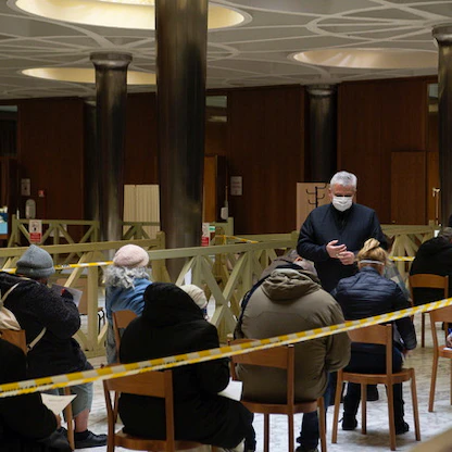 الفاتيكان يقدم لقاحات كورونا "مجانية" للمشردين في روما