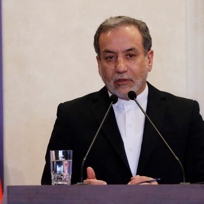 إيران تشدد على التزامها بإبرام "اتفاق نووي عادل" مع واشنطن: نتوقع رفع العقوبات
