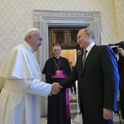 بابا الفاتيكان: طلبت لقاء بوتين في موسكو ولم أتلقَّ رداً