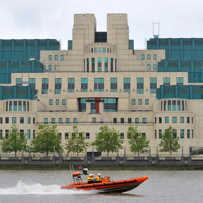 "تجسس الصين" يثير ضغوطاً برلمانية على حكومة بريطانيا