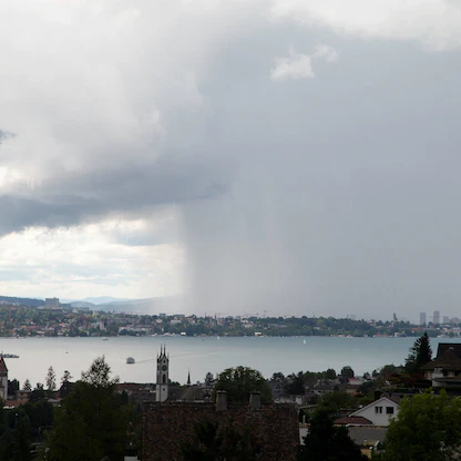 دراسة: تقلّص الأنهار الجليدية السويسرية إلى النصف بين 1931 و2016