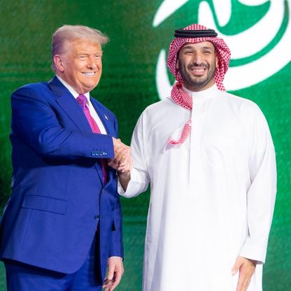 باتفاقيات "تاريخية وجوهرية".. ترمب يختتم أول أيام زيارته للسعودية