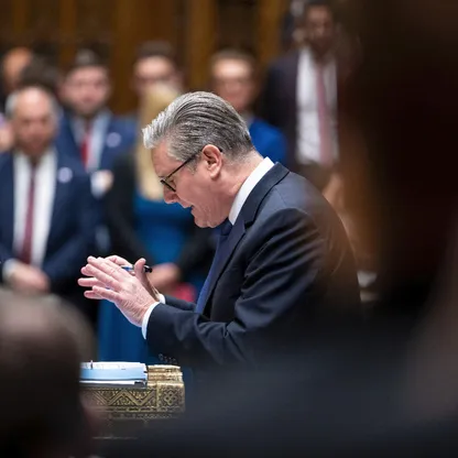 "قضية ماندلسون".. تحقيق برلماني محتمل يهدد مستقبل ستارمر